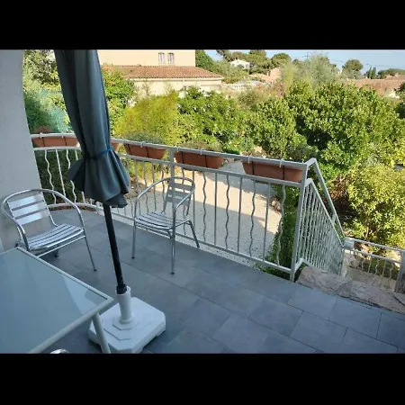 Elephantine Борм-ле-Мимоза